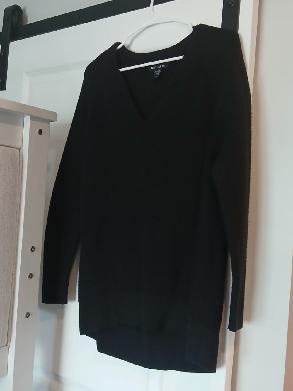 GREAT Women's Black Medium Athleta V Neck Sweater